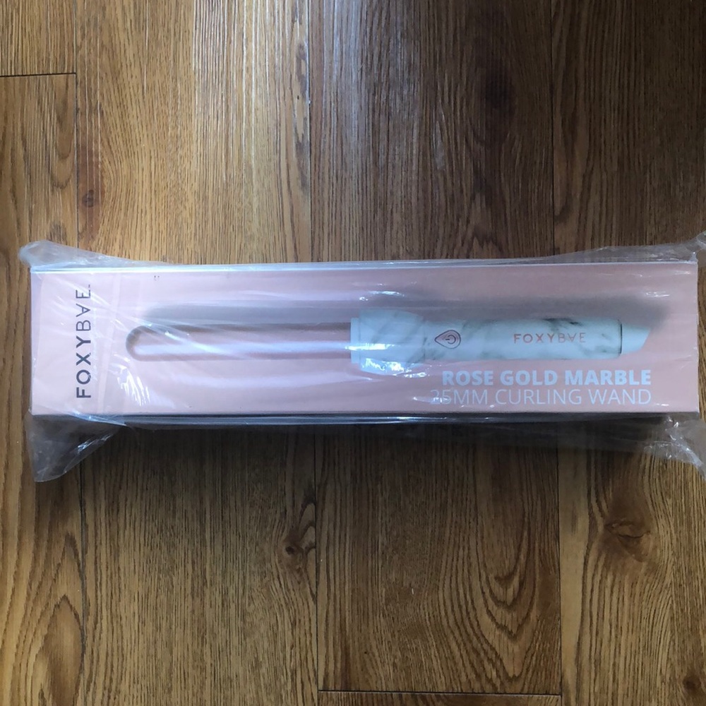 Foxy Bae Rose Gold Marble 25 MM curling wand